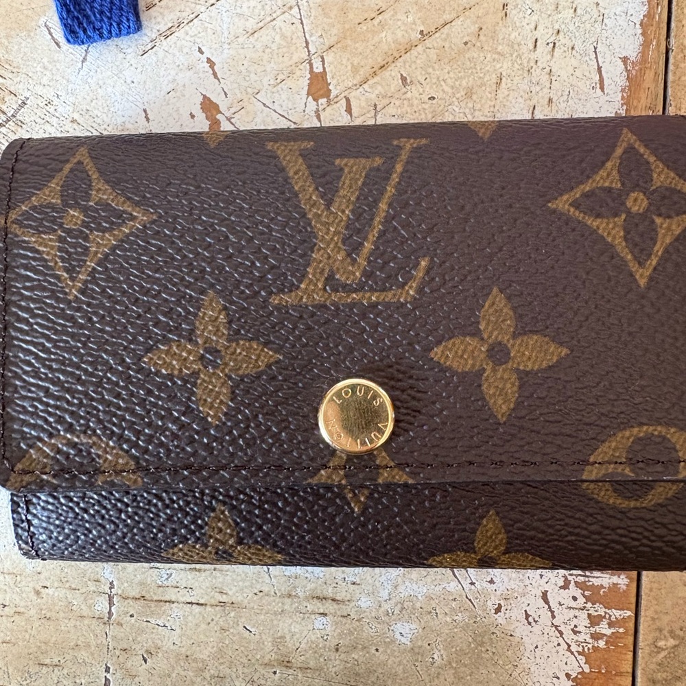 Louis Vuitton Dark Brown Monogram Key Holder - Picture 2 of 10